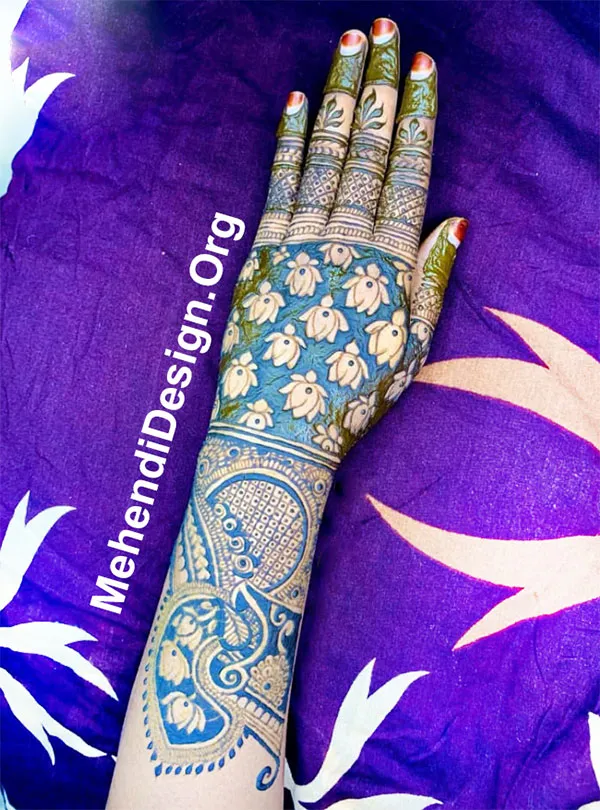 Eid Henna Designs For Beautiful Woman photo and picture