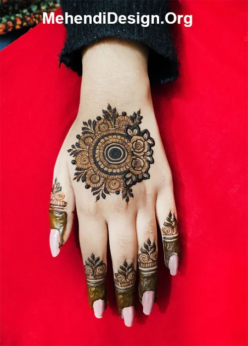 New Henna Designs for mehndi lover girls photo and picture