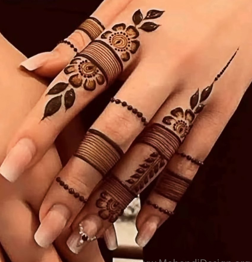 Image of Aesthetic fall henna design photo Aesthetic fall henna design photo
