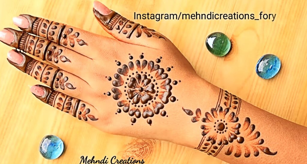 Image of Geometric Mehndi with Dot Art Geometric Mehndi with Dot Art