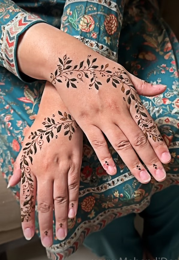 Image of Simple Glamorous Mehndi Design for Women in Fall Simple Glamorous Mehndi Design for Women in Fall