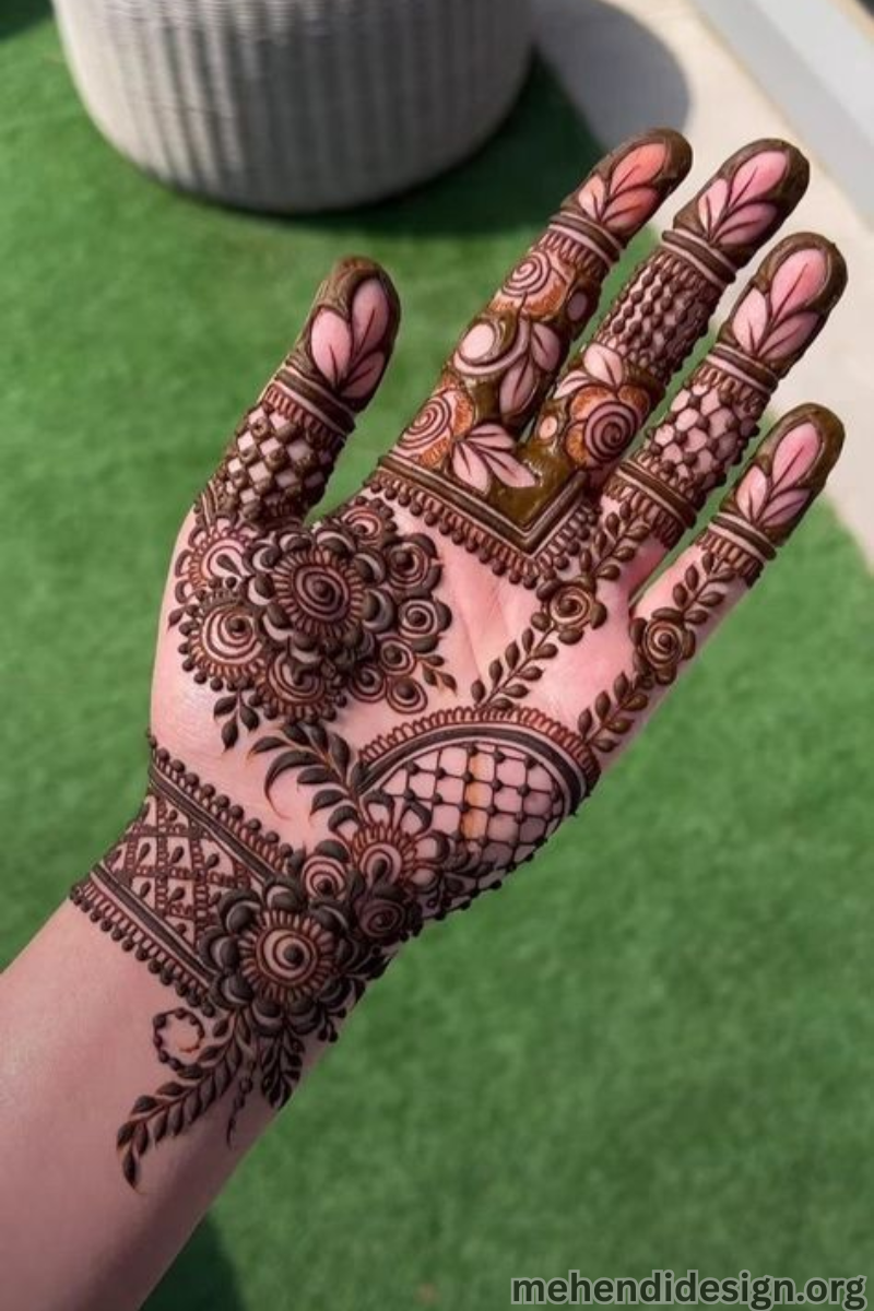 হাতের তালুর মেহেদী ডিজাইন