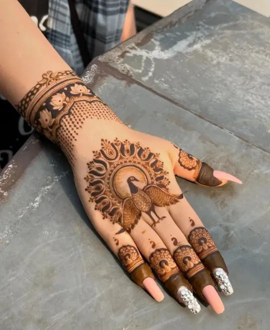 latest back hand mehndi design 